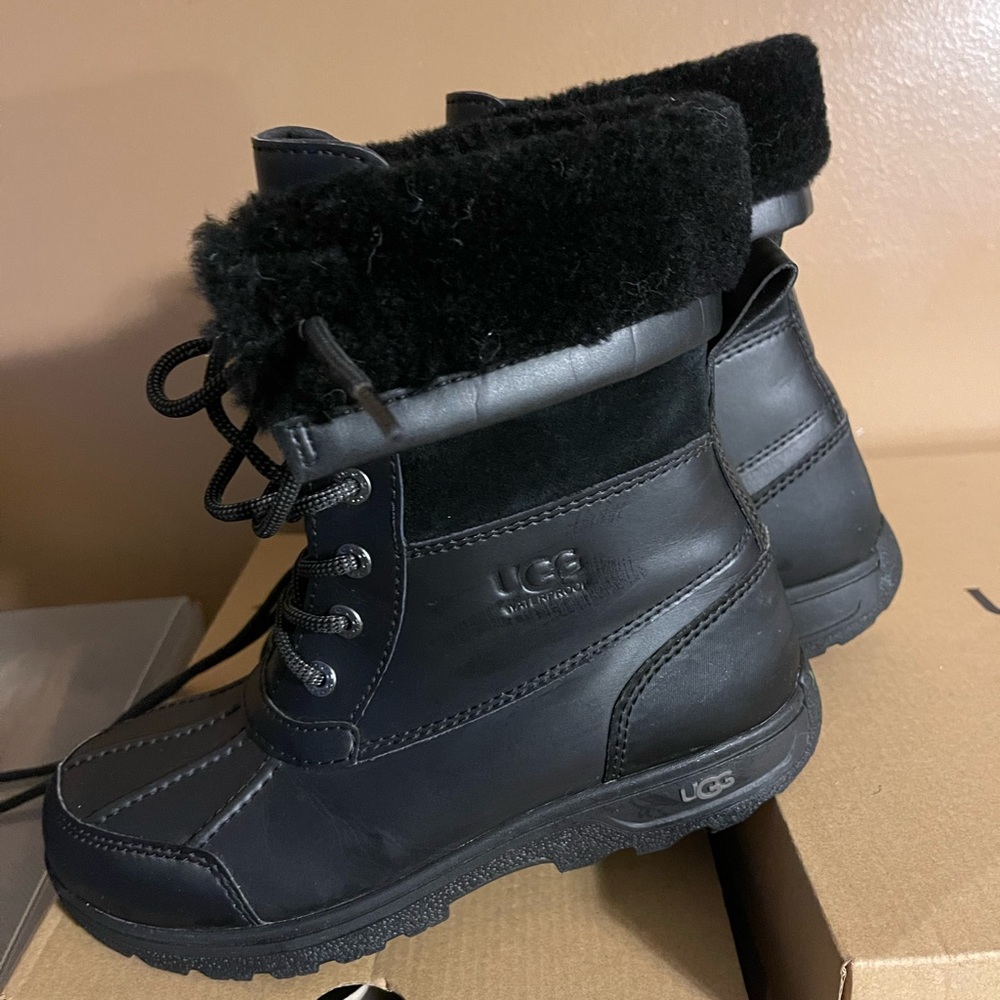 Black Ugg snow boots